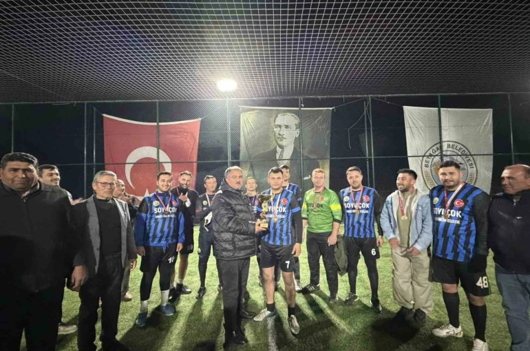 Beyağaç Belediyesi Halı Saha Turnuvasında şampiyon belli oldu 