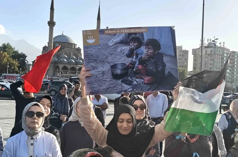 Beyaz önlüklüler Gazze için yürüdü