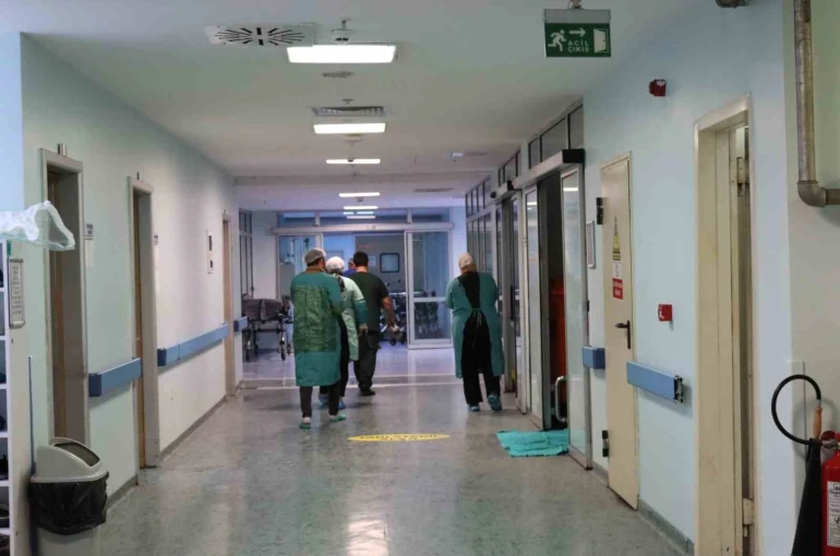 Beyin ölümü gerçekleşen hastanın organları 3 kişiye umut oldu 