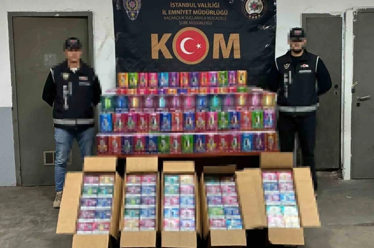 Beylikdüzü’nde okul çevrelerinde dron destekli denetim: 34 bin kaçak elektronik sigara ele geçirildi 