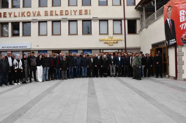 Beylikova’da bayramlaşma programı düzenlendi 