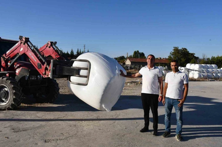 Beylikova’da mısır silajı ve pancar küspesi paketleme sezonu başladı 