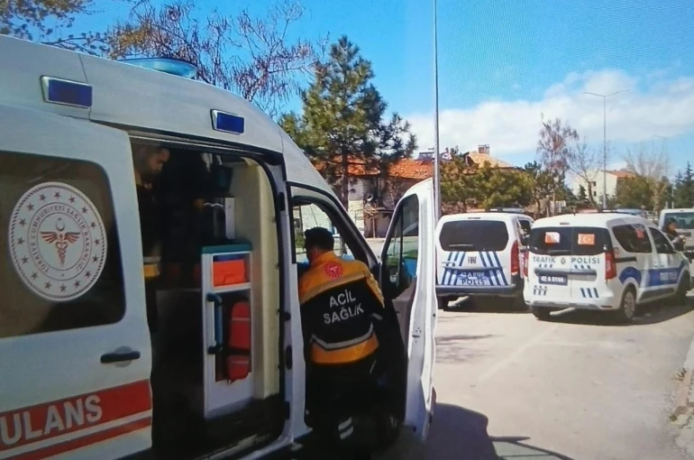 Beyşehir'de otomobilin çarptığı çocuk hastanelik oldu