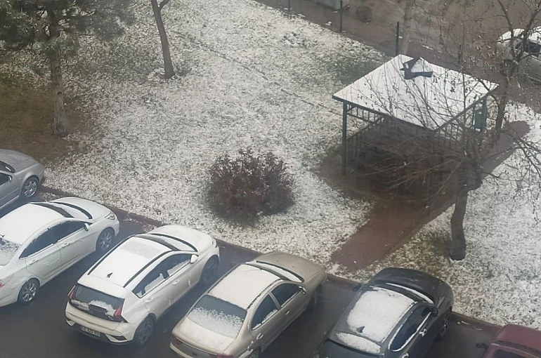 Beyşehir, Hüyük ve Derebucak’ta kar sevinci 