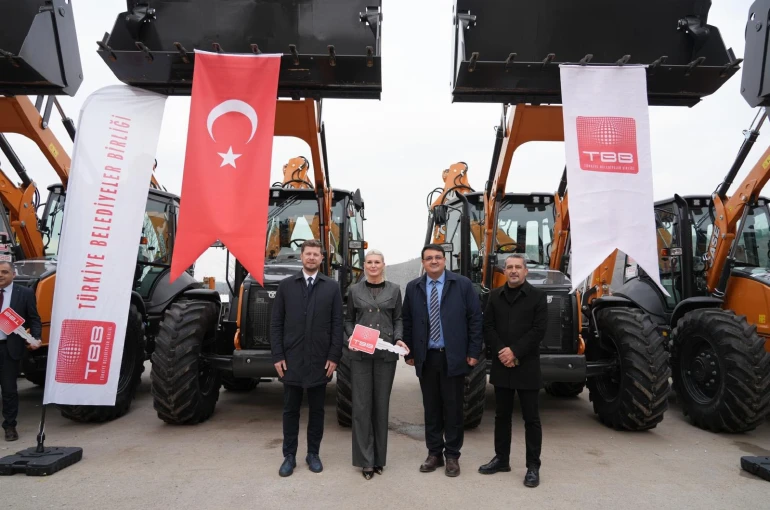 Bilecik Belediyesine hibe kepçe desteği 