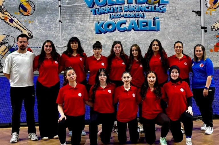 Bilecik Kız Voleybol Takımı Türkiye yarı finaline yükseldi 