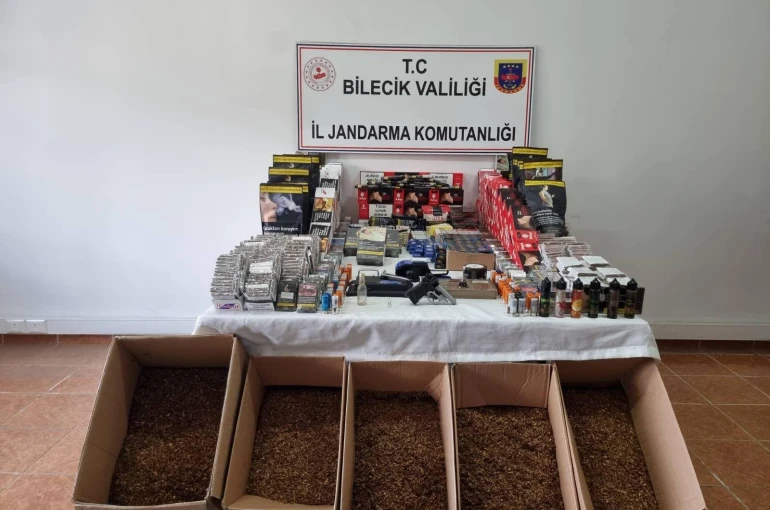 Bilecik'te jandarma baskını: Evler uyuşturucu ve kaçak tütün deposu çıktı