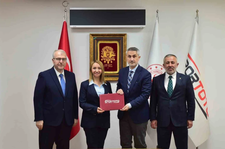 Bilecik’e büyük spor yatırımı için imzalar atıldı 