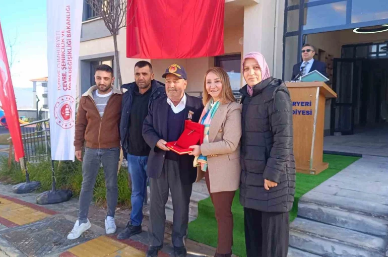 Bilecik’te 105 TOKİ hak sahiplerine teslim edildi 