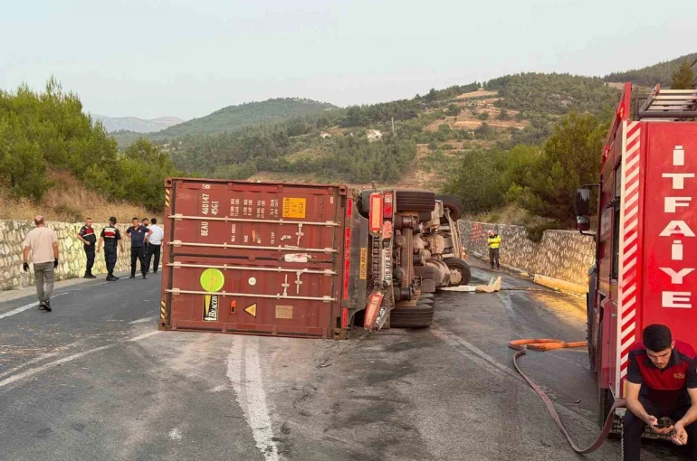 Bilecik’te 2 tır çarpıştı, 1 kişi yaralandı