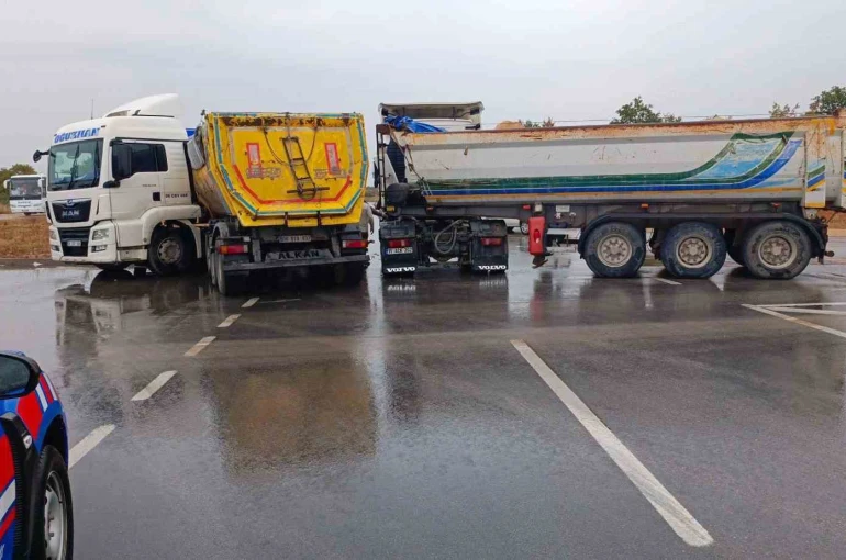 Bilecik’te 2 tır çarpıştı: 1 yaralı 