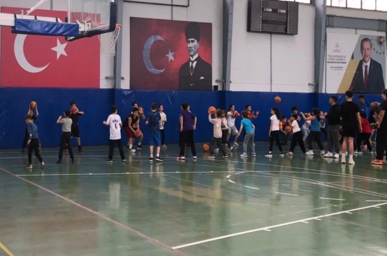 Bilecik’te basketbol okullarında disiplinli antrenmanlar sürüyor 