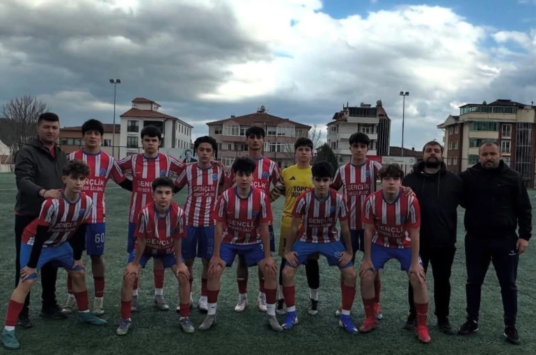 Bilecik’te bir maçta fileler 18 kez havalandı 