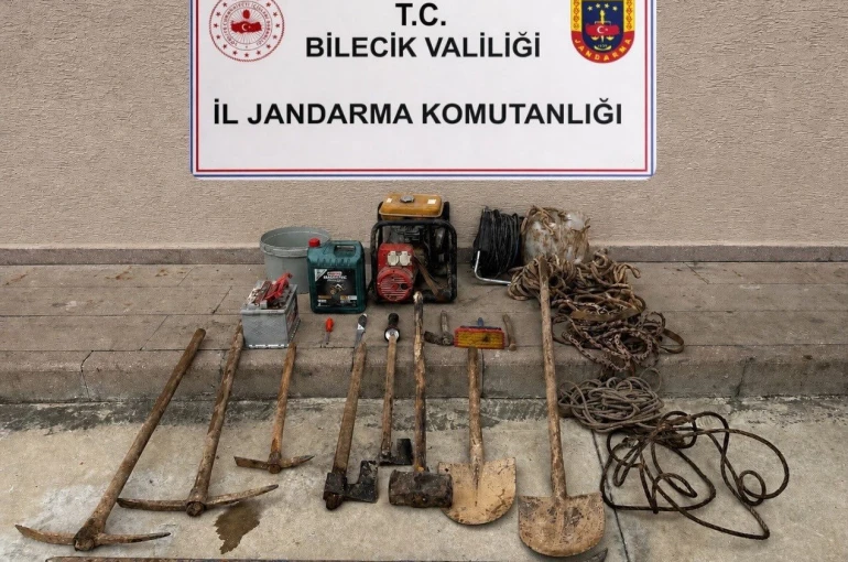 Bilecik’te define arayan 5 kişi suçüstü yakalandı 
