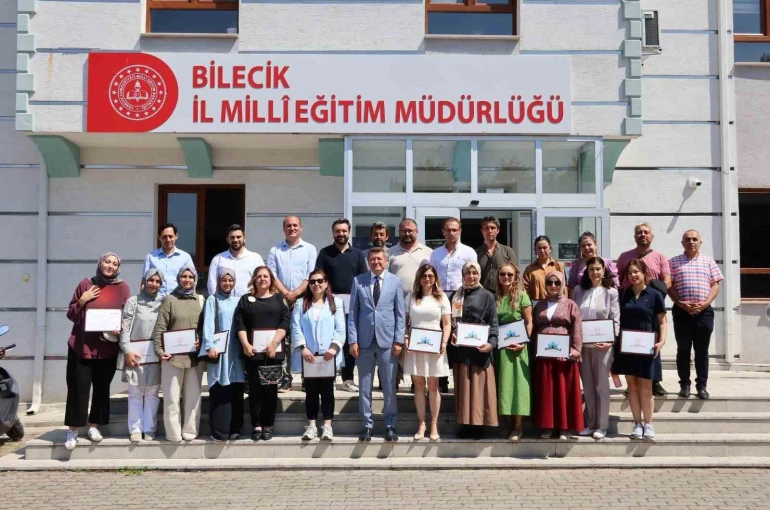 Bilecik’te Harezmi öğretmenlerine sertifika verildi 