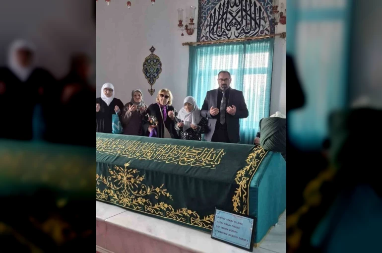 Bilecik’te huzurevi sakinlerinden türbe ziyareti