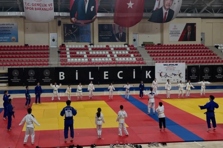 Bilecik’te judo spor okullarıyla gençler, geleceğe hazırlanıyor 