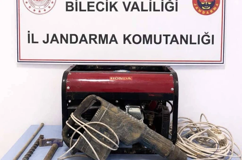 Bilecik’te kaçak kazı operasyonu: 2 şüpheli yakalandı 