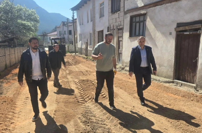 Bilecik’te kilit parke taşı döşeme çalışmaları tamamlandı 