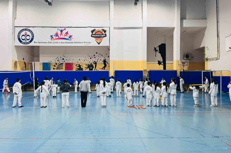 Bilecik’te koruma altındaki çocuklara kuşak bağlama sürprizi 