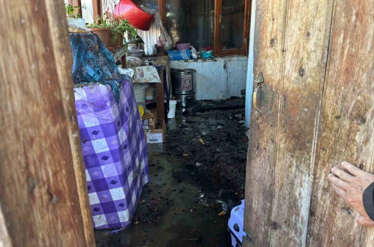 Bilecik’te kullanılmayan kömür kazanından yangın çıktı 