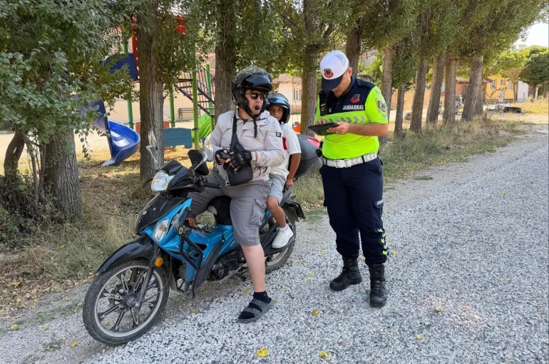 Bilecik’te motosiklet sürücülerine güvenli sürüş eğitimi 