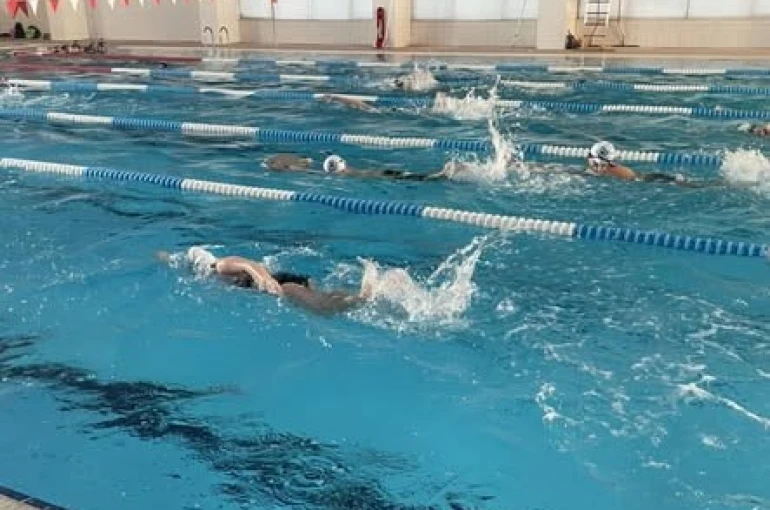 Bilecik’te spor okulları yüzme antrenmanları yoğun tempoyla sürüyor