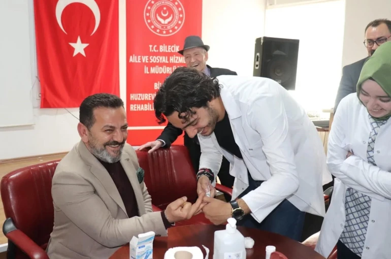 Bilecik’te tıp fakültesi öğrencilerinden huzurevine sağlık desteği 