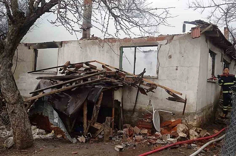 Bilecik’te yangın çıkan ev kullanılmaz hale geldi 