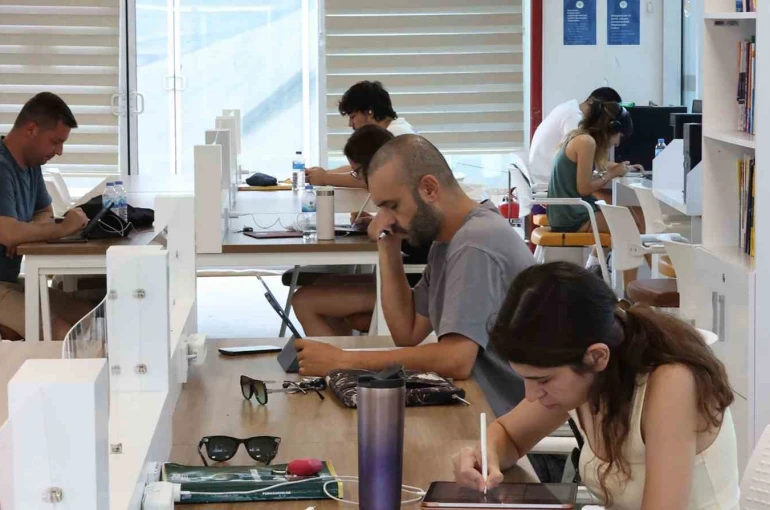 Bilginin merkezi kütüphanelere yoğun ilgi 