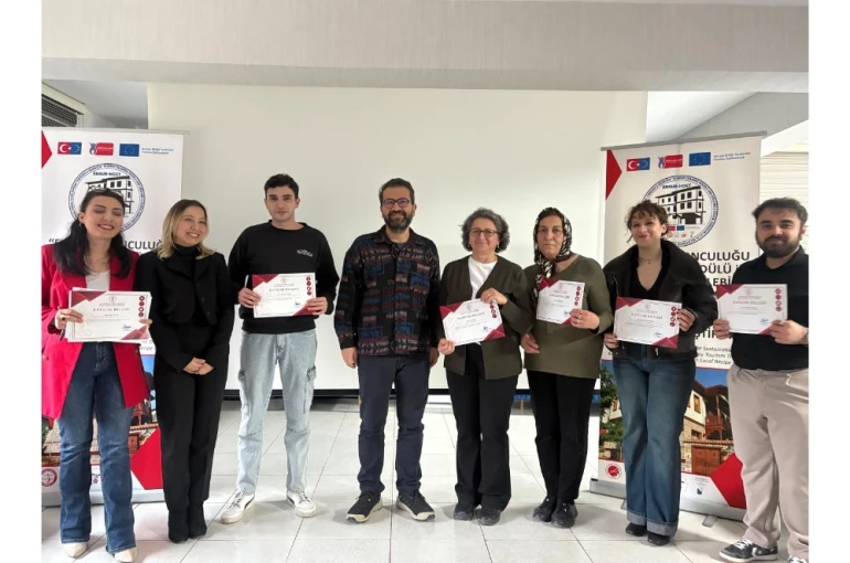 Bin kişiye ev pansiyonculuğunu öğrenerek sertifika aldı 