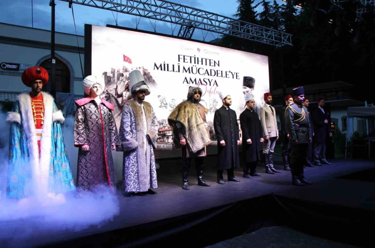 Bin yıllık kıyafetler defilede: "Fetihten Milli Mücadeleye Amasya" 