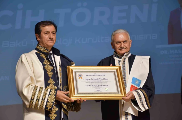 Binali Yıldırım’a fahri doktora ünvanı verildi 