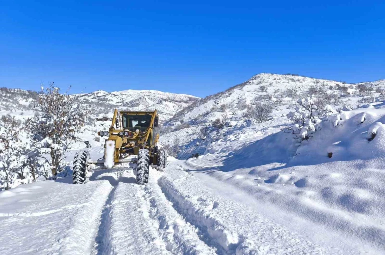 Bingöl’de 192 köy yolunda çalışmalar sürüyor 