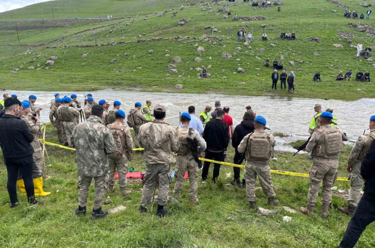 Bingöl’de kayıp emekli öğretmen derede ölü bulundu 