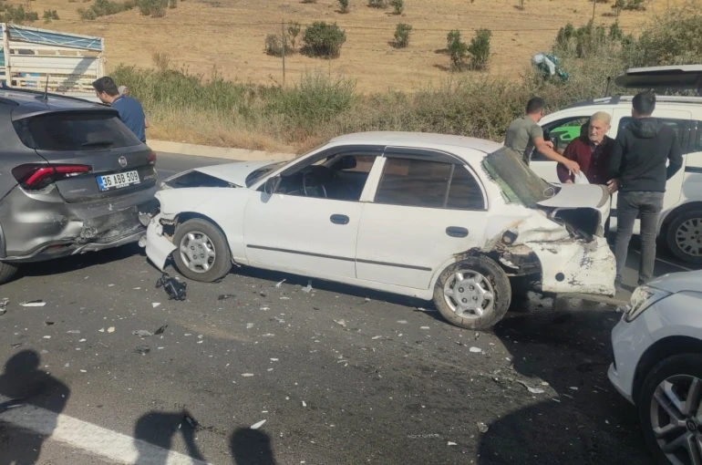 Bingöl’de zincirleme trafik kazası: 4 yaralı