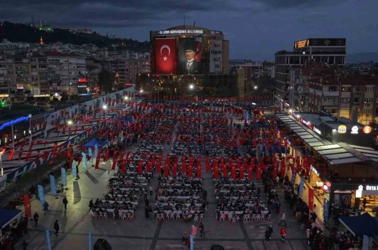 Binlerce Aydınlı, Büyükşehir’in sofralarında buluştu