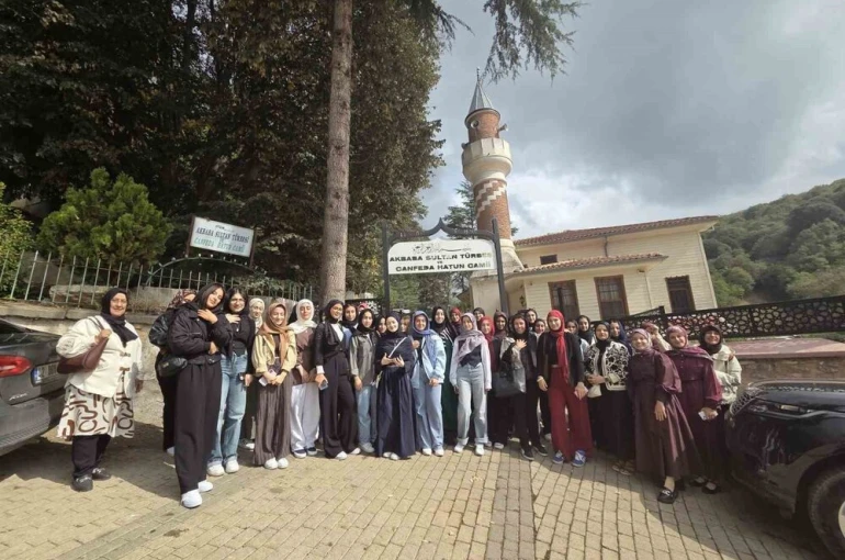 Binlerce Esenyurtlu, İstanbul’un tarihi ve turistik mekanlarını gezdi 