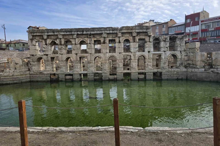 Binlerce yıllık Roma Hamamı, ziyaretçilerini ağırlamaya devam ediyor 