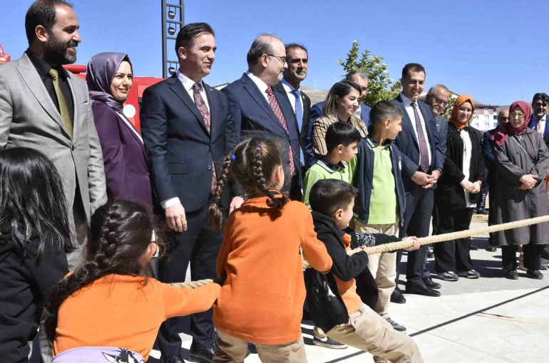 "Bir Anadolu Şenliği"nin son durağı Bitlis oldu 