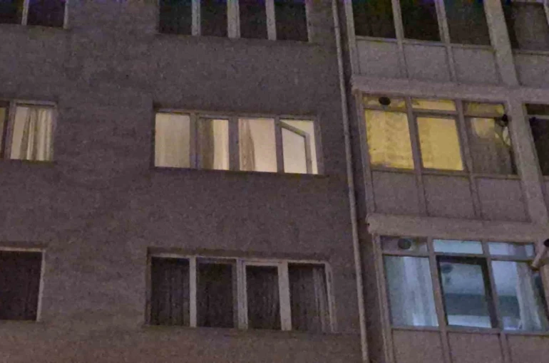 Bir çocuk babası yabancı uyruklu şahıs evinde ölü bulundu 