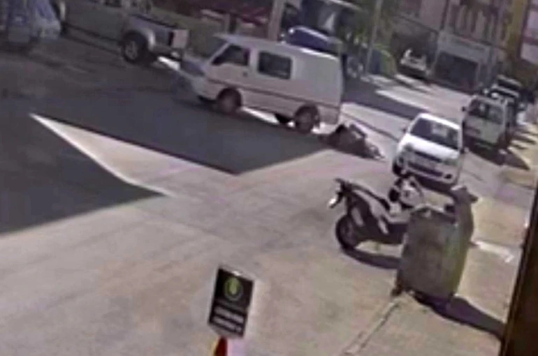 Bisikletle çay servisi yapan garson ölümden döndü