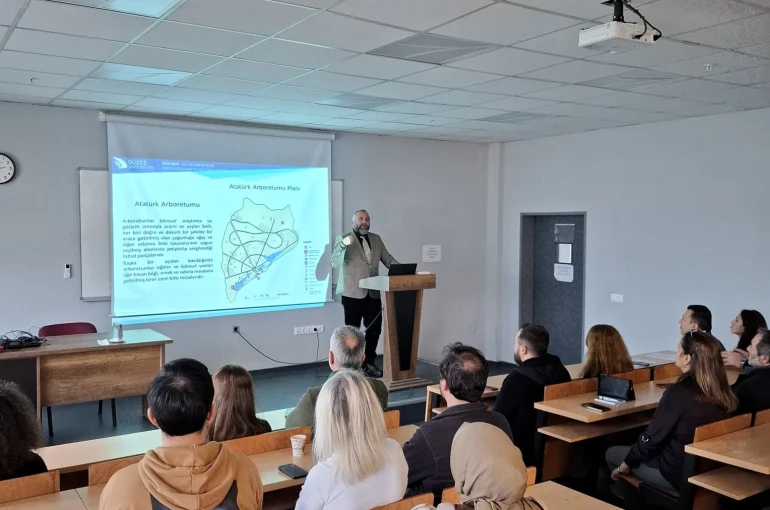 Bitki biyolojik çeşitliliğinin korunmasında botanik bahçelerinin önemi vurgulandı 