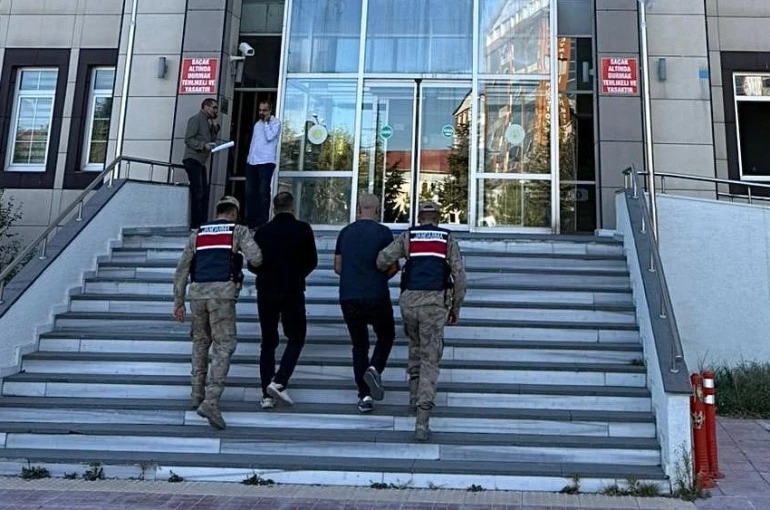 Bitlis’te göçmen kaçakçılığı operasyonu: 2 organizatör tutuklandı 