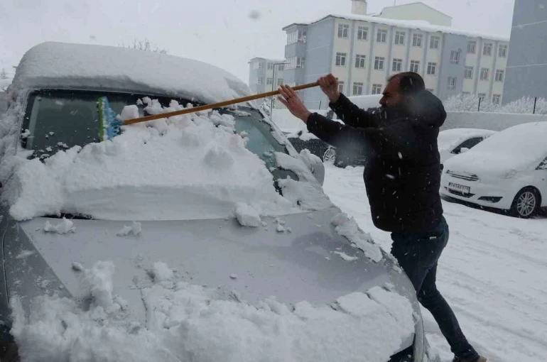 Bitlis’te kar mesaisi 