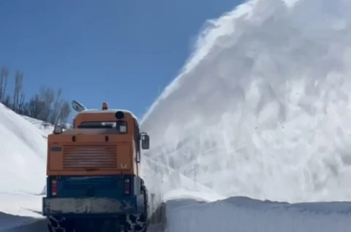 Bitlis’te karla mücadele çalışmaları devam ediyor