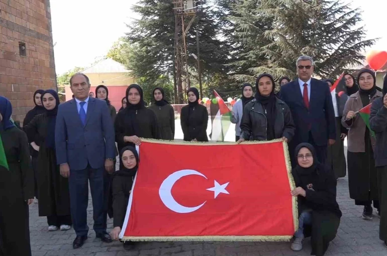 Bitlis’teki okullarda Filistin için farkındalık etkinliği düzenlendi