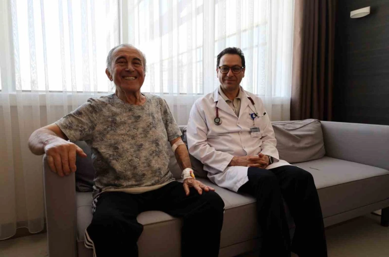 Böbrek nakilli 76 yaşındaki hasta, kolanjioskopi ile sağlığına kavuştu 