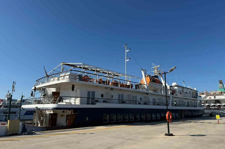 Bodrum’a 3 gemi birden geldi