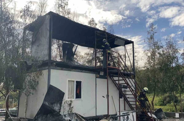 Bodrum’da konteyner yangını 